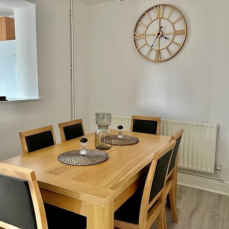 Executive 3 Bedroom Port Talbot Town Centre Margam Sleeps 7 Ngoại thất bức ảnh