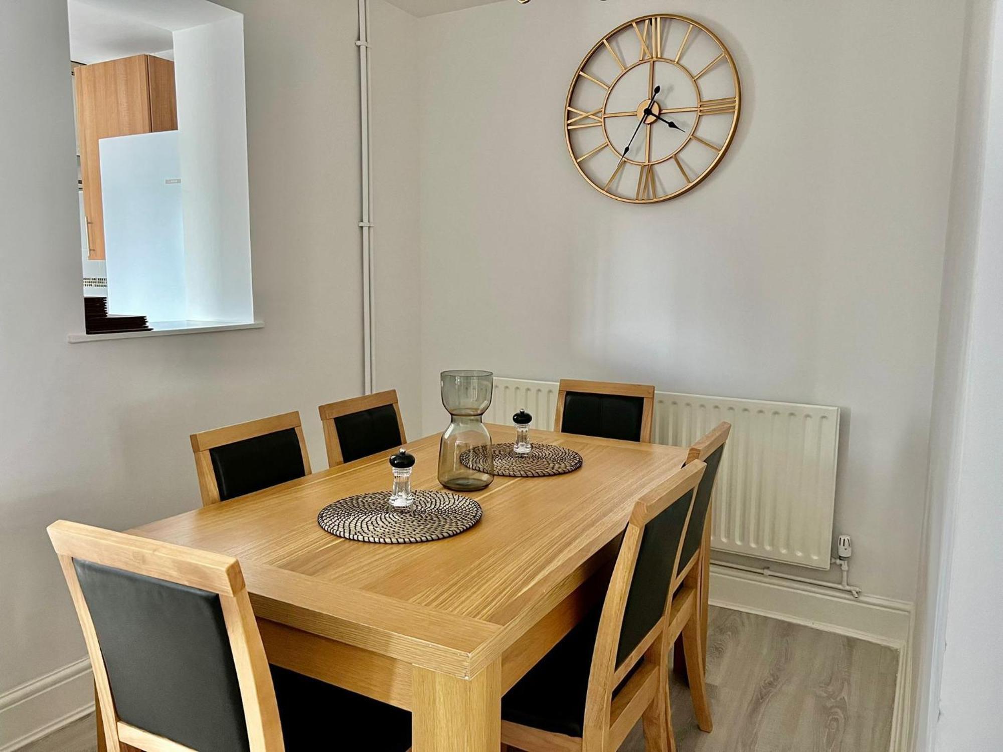 Executive 3 Bedroom Port Talbot Town Centre Margam Sleeps 7 Ngoại thất bức ảnh