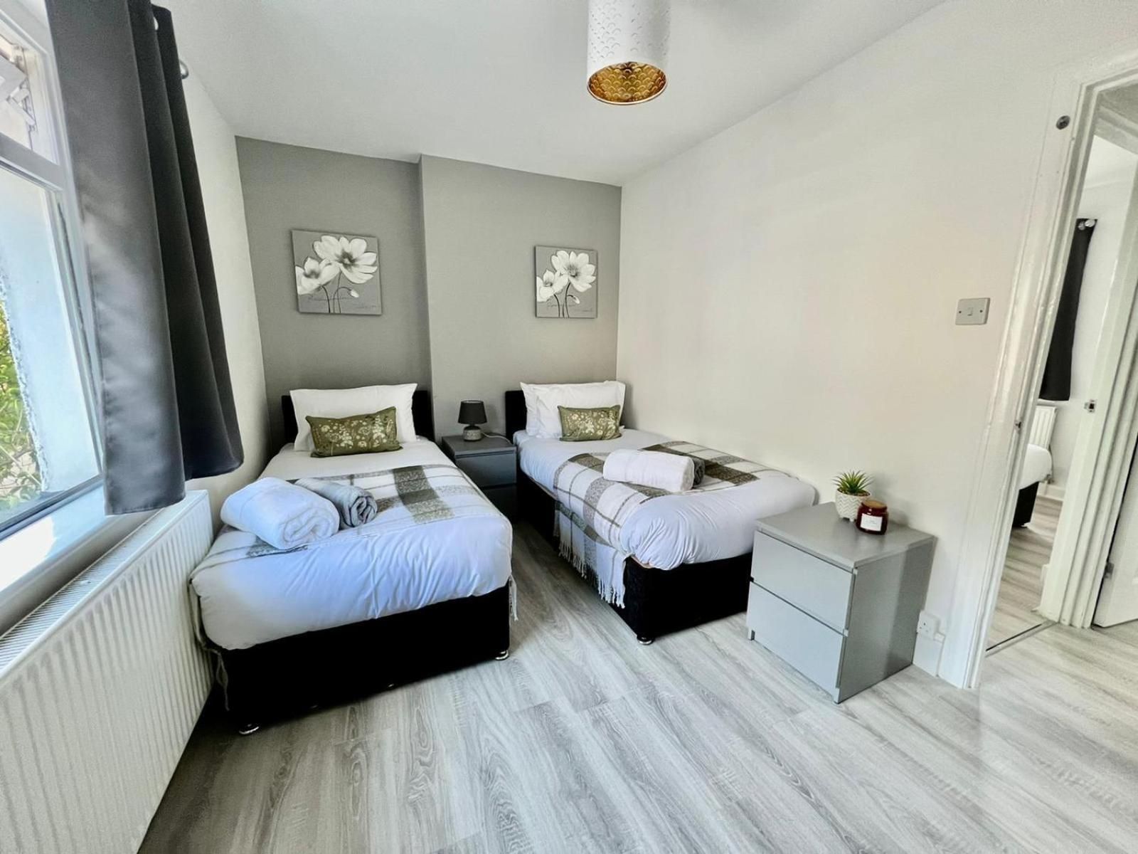 Executive 3 Bedroom Port Talbot Town Centre Margam Sleeps 7 Phòng bức ảnh